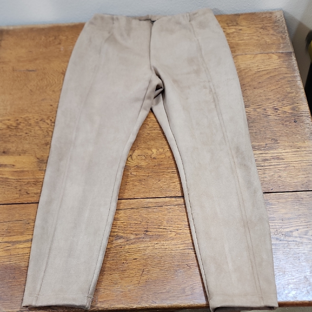 Tahari Faux Leather Suede Camel Color Pull On Skinny Pants Medium